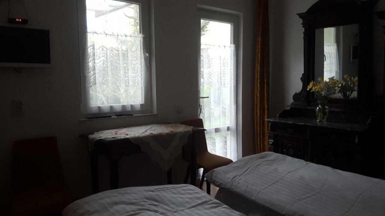 Room In An Old House Truskavets Buitenkant foto